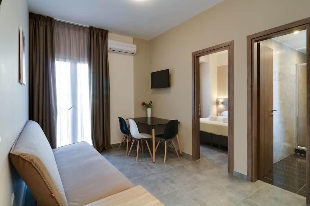 Hotel Continent Gagra Exteriör bild