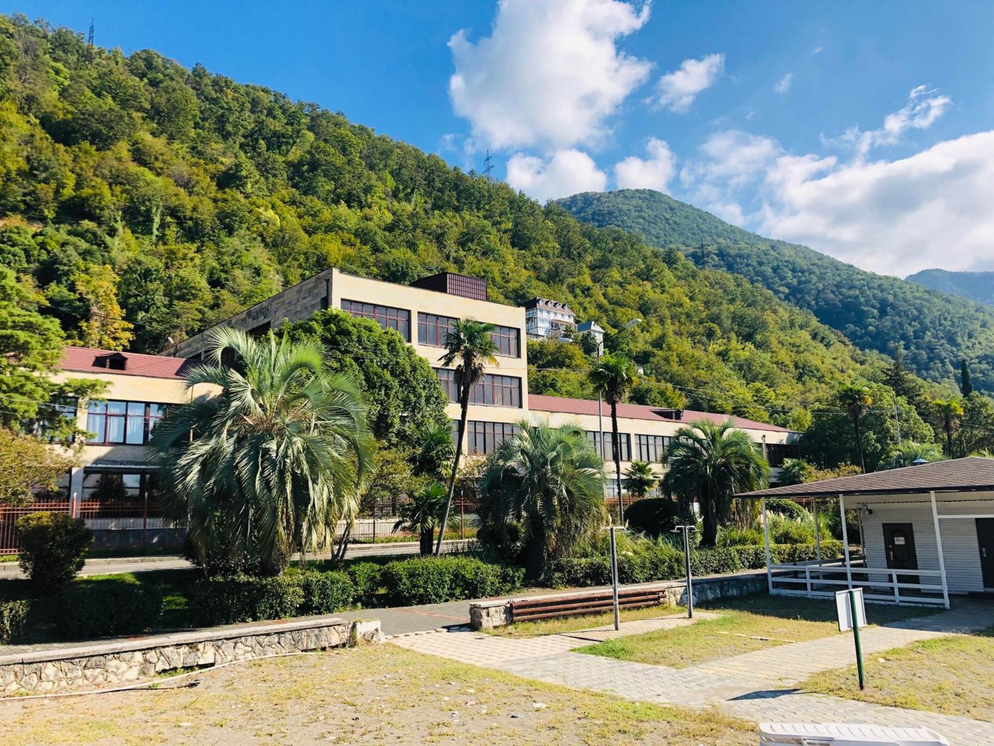 Hotel Continent Gagra Exteriör bild